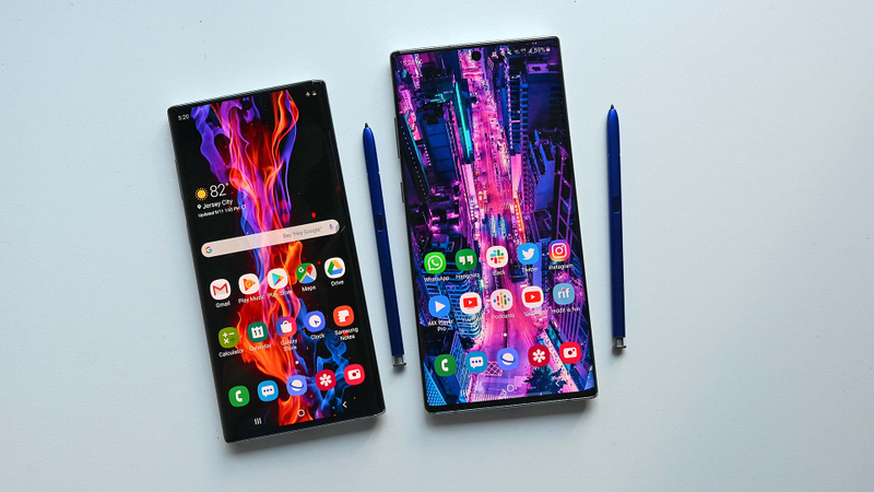 Illustration for article titled Galaxy Note 10 Review: A Smaller Note Makes For Better Handling